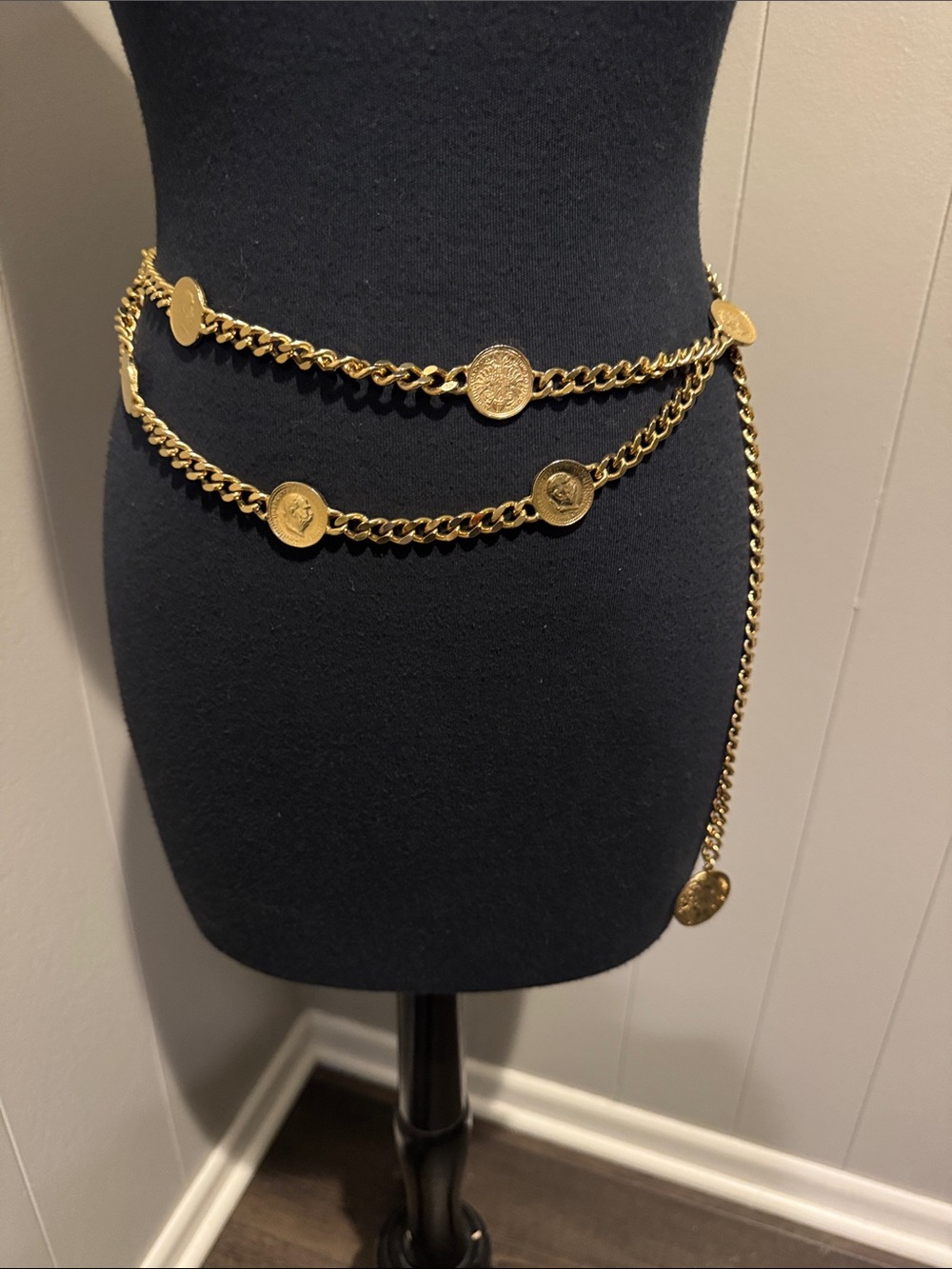 Gold tone “coin” chain belt. Adjustable size. New. - Picture 2 of 9